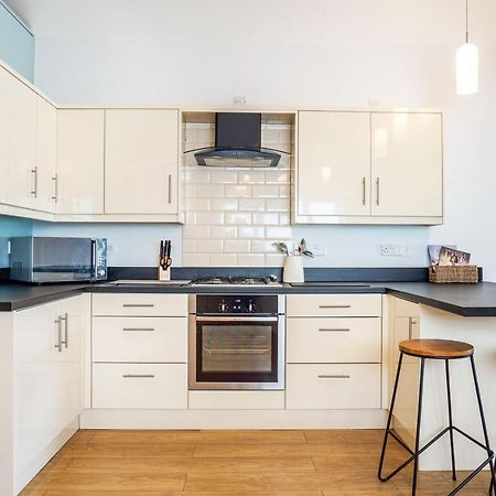 The Beach House - Fully Refurbed March 2024 Oystermouth Экстерьер фото