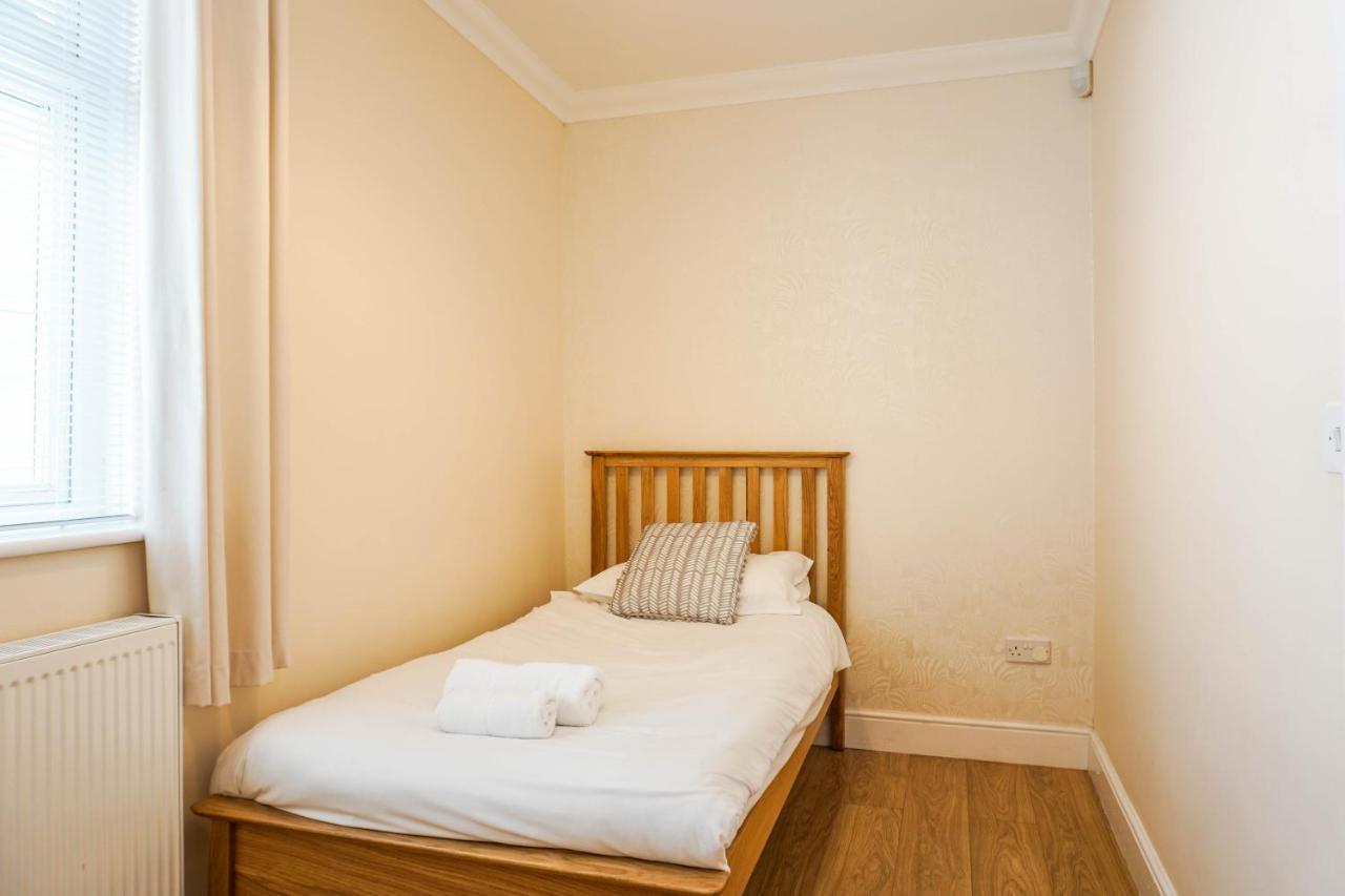 The Beach House - Fully Refurbed March 2024 Oystermouth Экстерьер фото